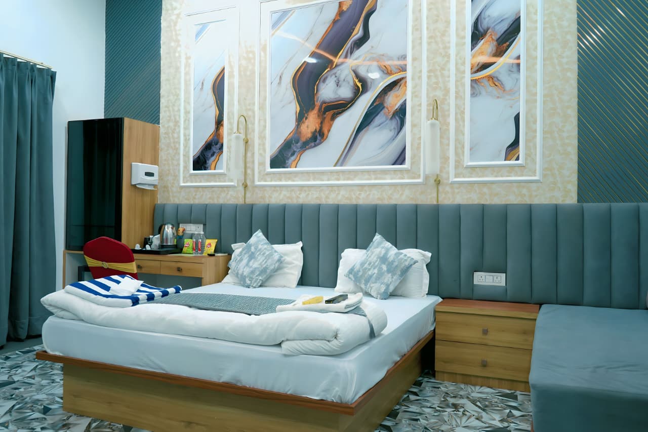 Premium Room at Shalimar Palace Raebareli with extra space and work desk
